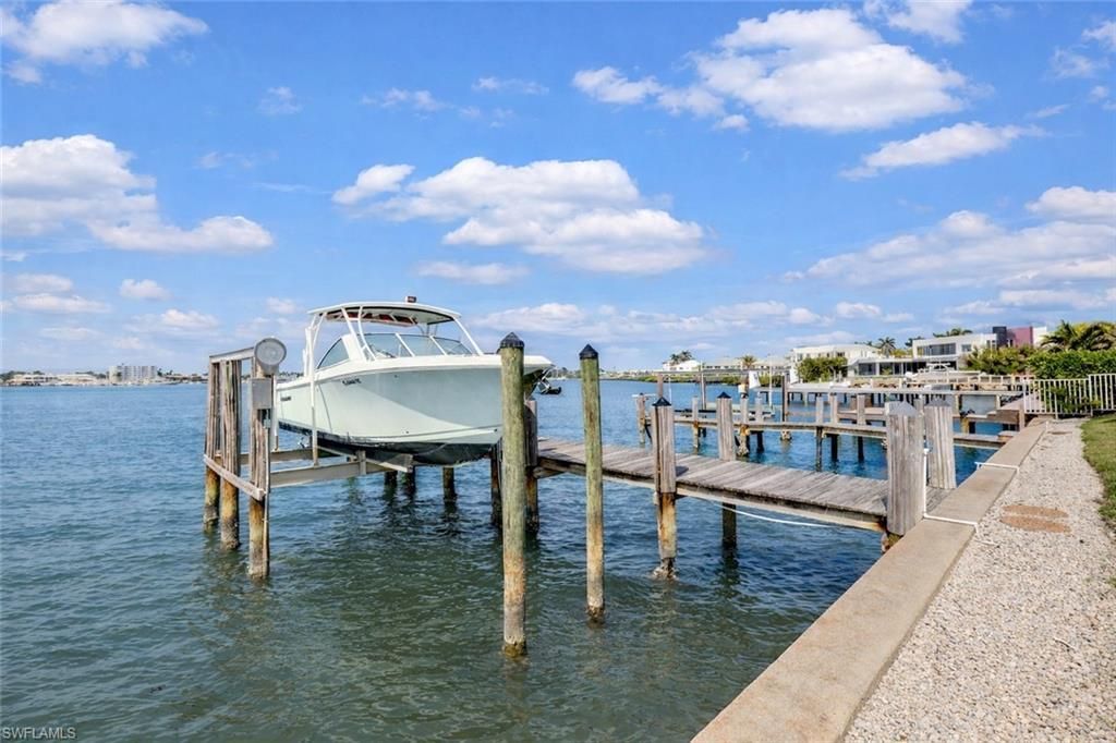 1535 Dolphin Ln , Naples, FL 34102 Photo