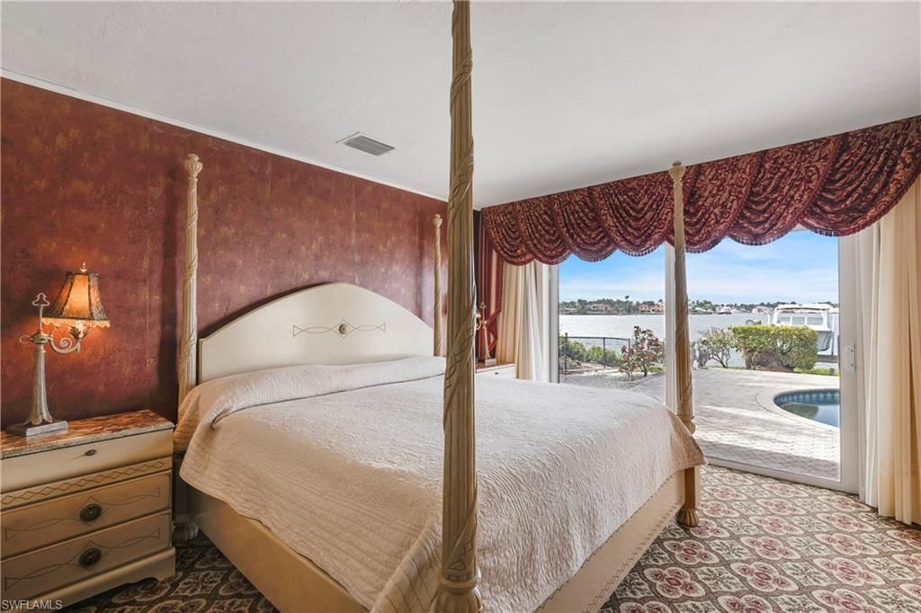 1535 Dolphin Ln , Naples, FL 34102 Photo