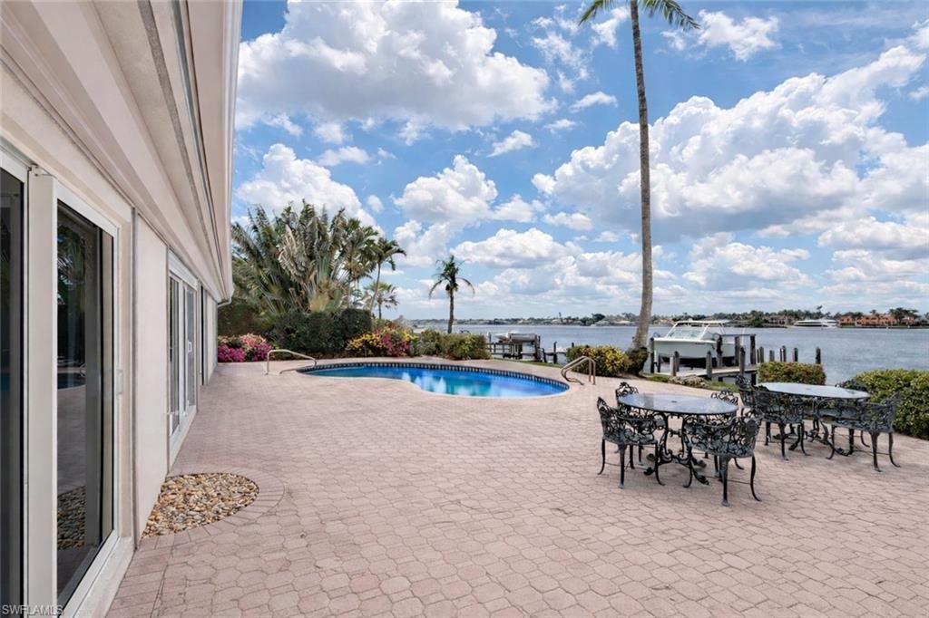 1535 Dolphin Ln , Naples, FL 34102 Photo