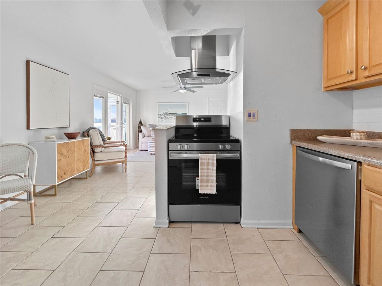 5037 Starfish Drive Se, Unit D, Saint Petersburg, FL 33705 Photo