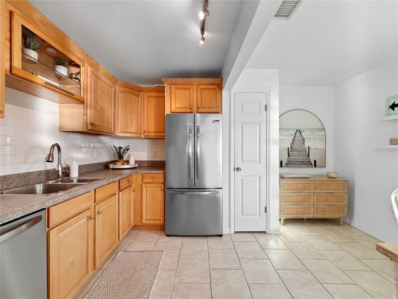 5037 Starfish Drive Se, Unit D, Saint Petersburg, FL 33705 Photo