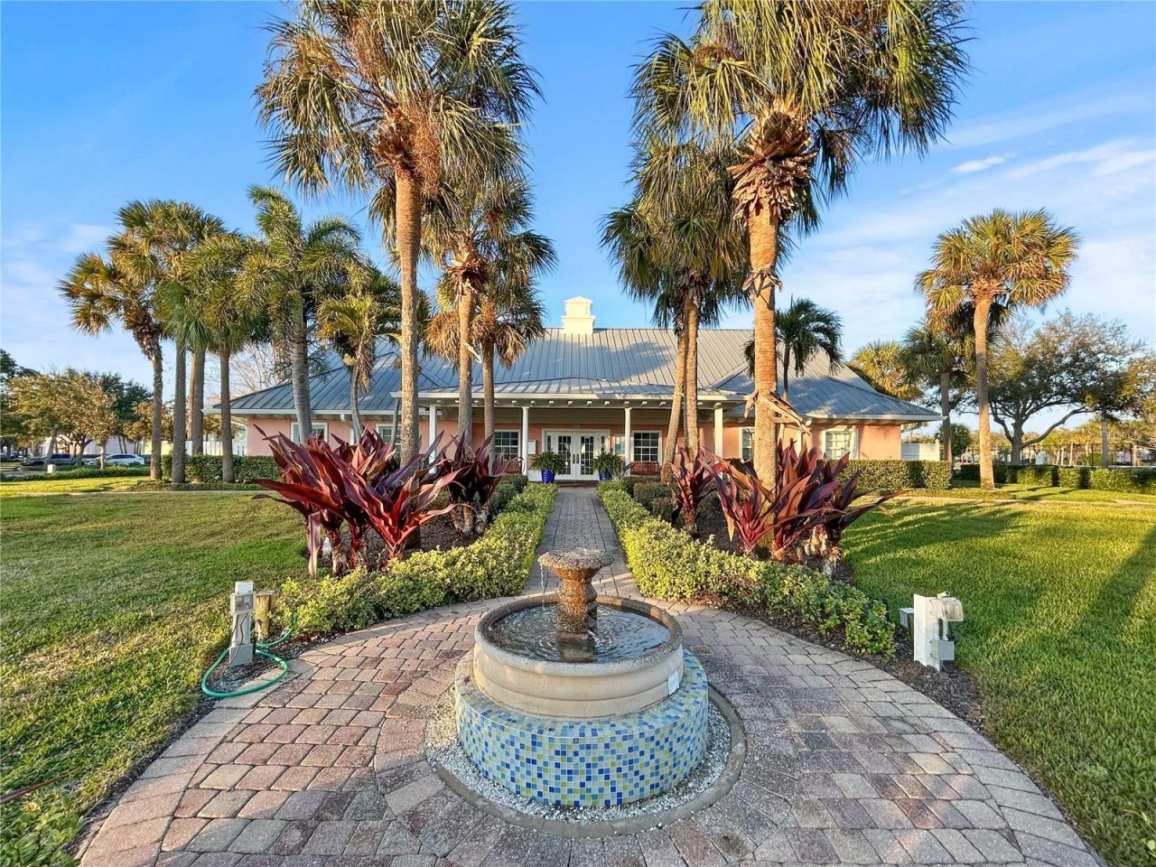 5037 Starfish Drive Se, Unit D, Saint Petersburg, FL 33705 Photo