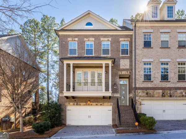 823 Canterbury Overlook, Atlanta, GA 30324