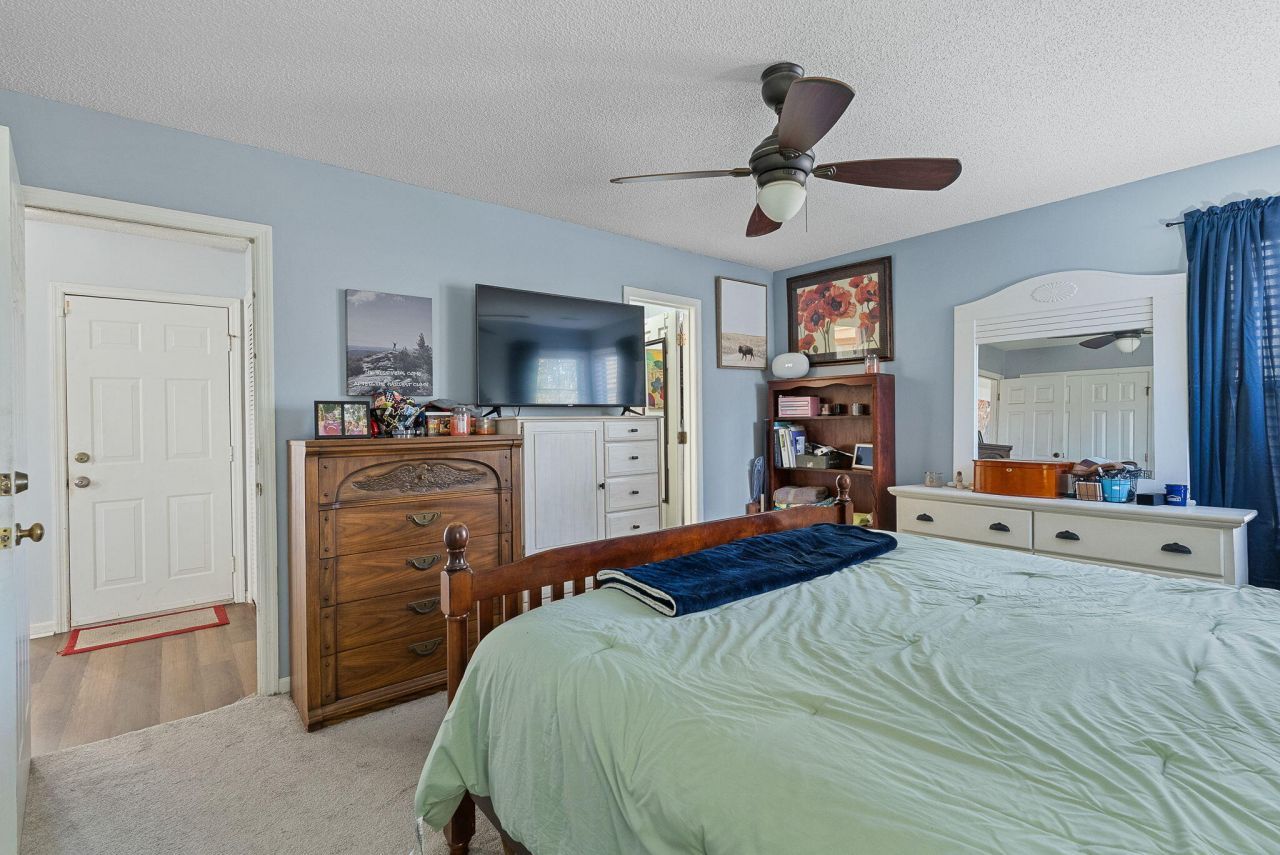 118 Single Tree Court Photo 10