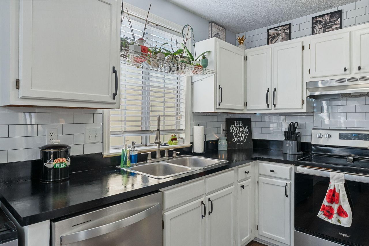 118 Single Tree Court Photo 13