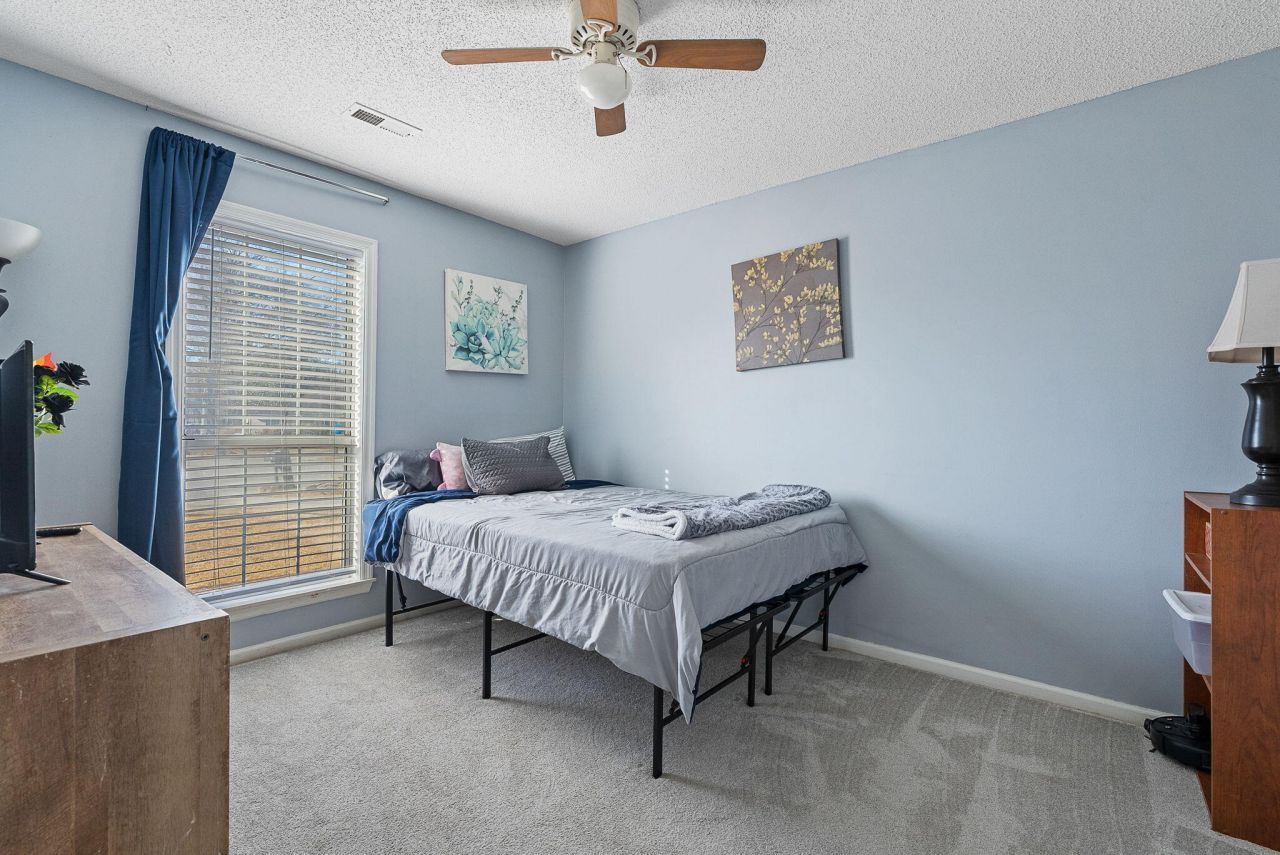 118 Single Tree Court Photo 16