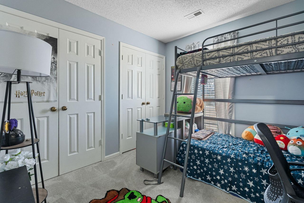 118 Single Tree Court Photo 17
