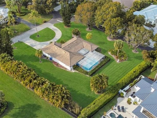 690 Murex DR, NAPLES, FL 34102