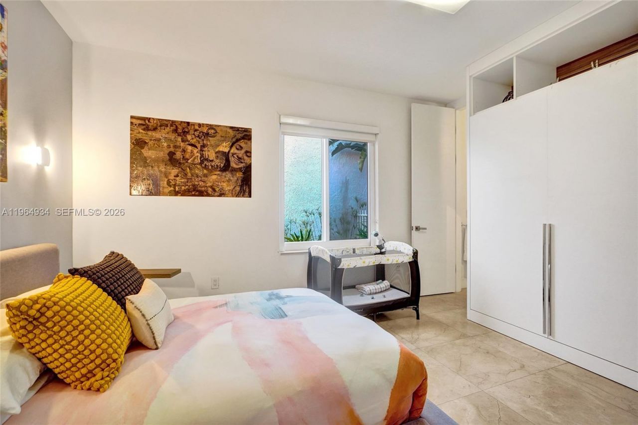 1662 Diplomat Dr, Miami, FL 33179 Photo