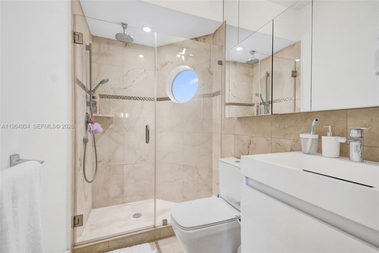 1662 Diplomat Dr, Miami, FL 33179 Photo