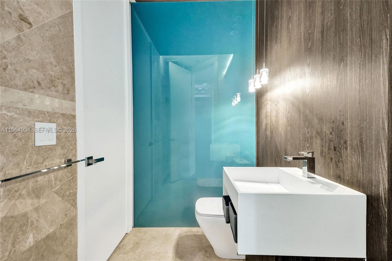 1662 Diplomat Dr, Miami, FL 33179 Photo