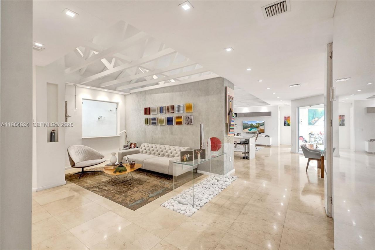 1662 Diplomat Dr, Miami, FL 33179 Photo