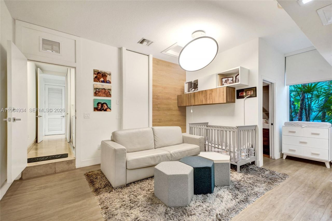 1662 Diplomat Dr, Miami, FL 33179 Photo