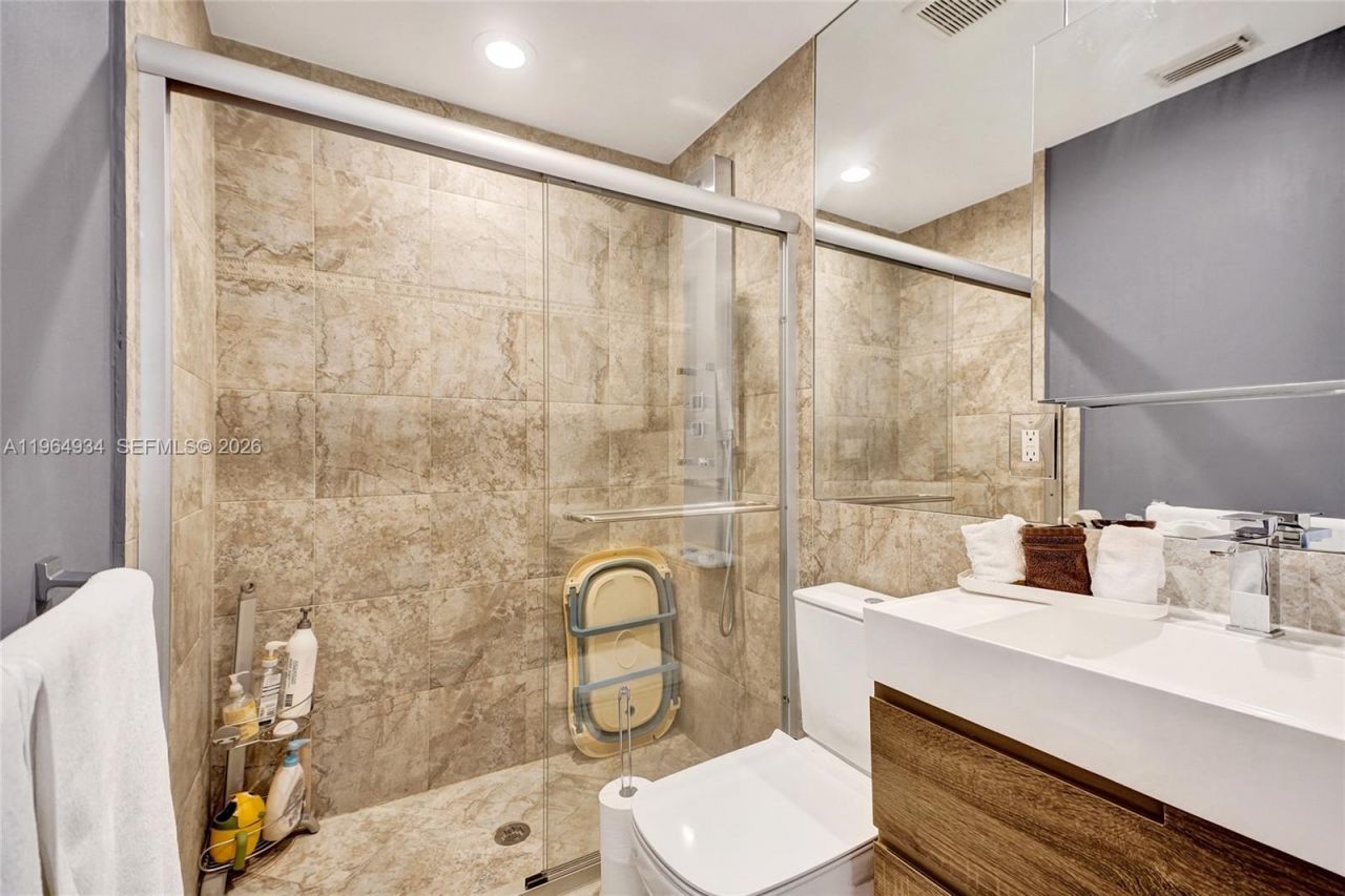 1662 Diplomat Dr, Miami, FL 33179 Photo