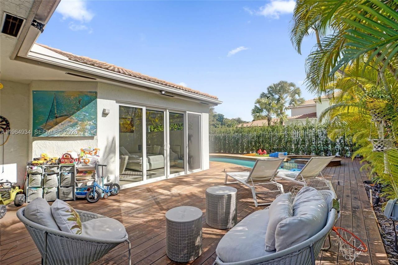 1662 Diplomat Dr, Miami, FL 33179 Photo