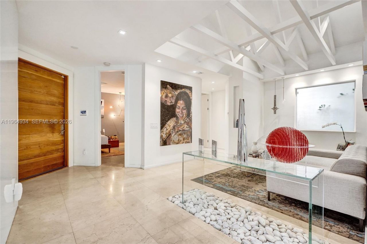 1662 Diplomat Dr, Miami, FL 33179 Photo