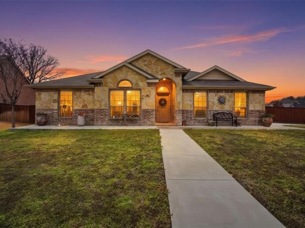 3701 Dutch Iris Lane, Forest Hill, TX 76140