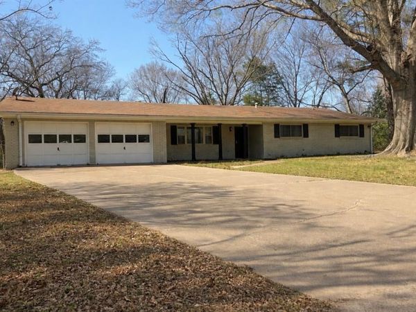 108 E Circle Drive, Mineola, TX 75773