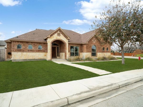 169 Westheim, Castroville, TX 78009