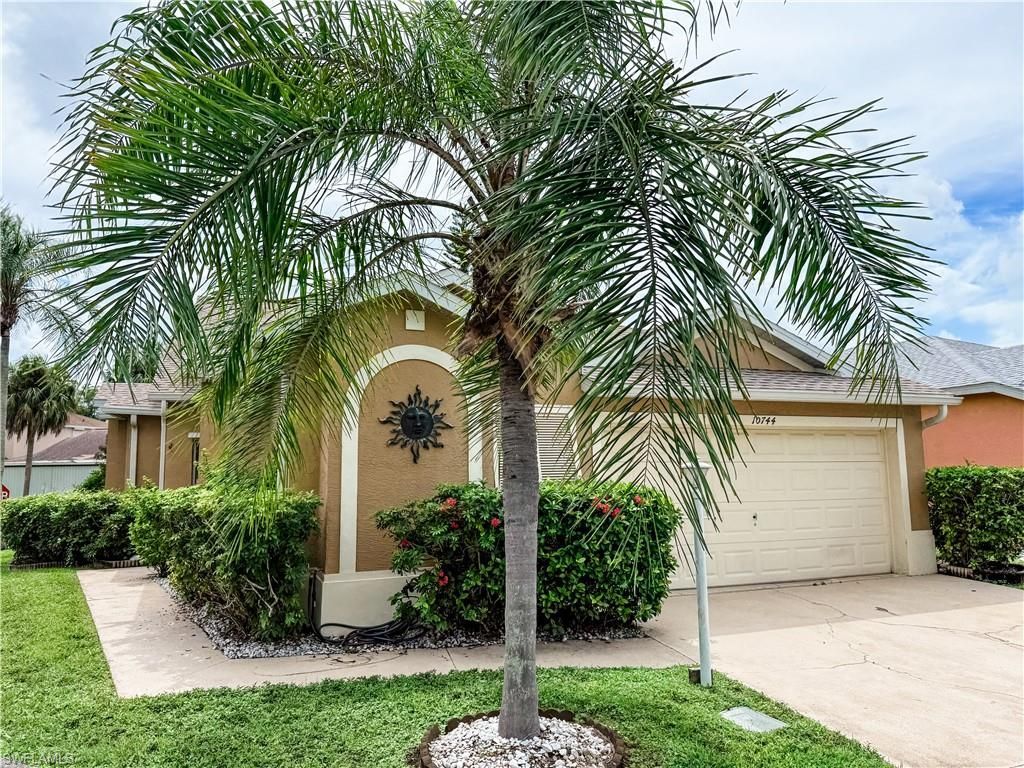 10744 Blue Bimini Cir, Estero, FL 33928 Photo