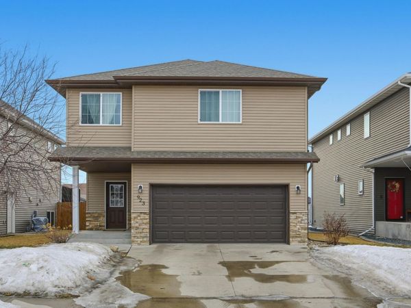 923 42nd Avenue W, West Fargo, ND 58078