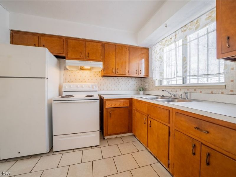 27701 Mills Avenue, Unit 2G, Euclid, OH 44132 Photo 10