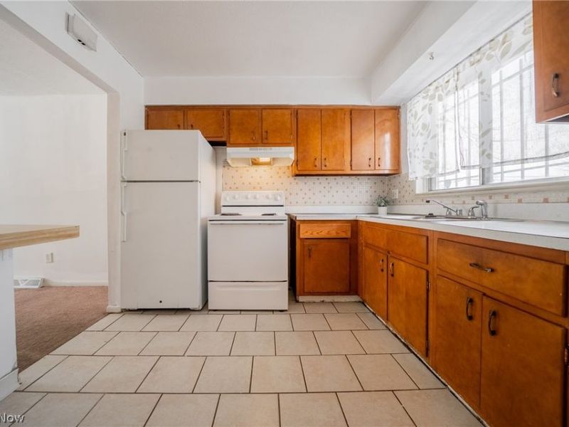 27701 Mills Avenue, Unit 2G, Euclid, OH 44132 Photo 13