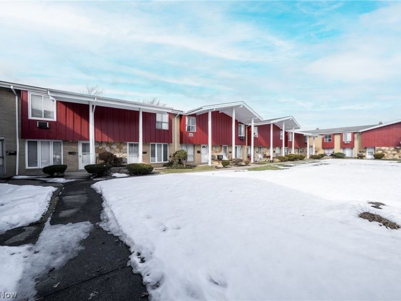 27701 Mills Avenue, Unit 2G, Euclid, OH 44132 Photo 3