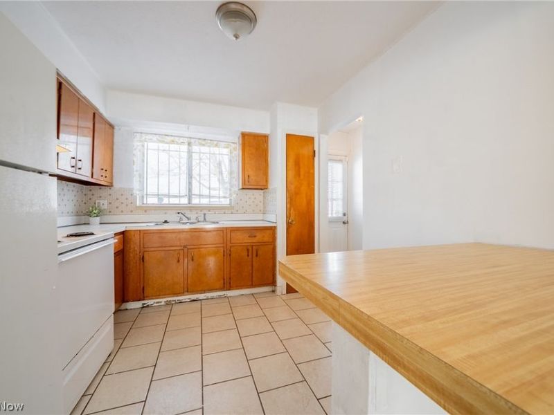 27701 Mills Avenue, Unit 2G, Euclid, OH 44132 Photo 9