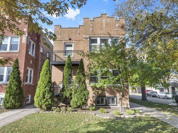 3805 W Roscoe Street, Unit 1E, Chicago, IL 60618