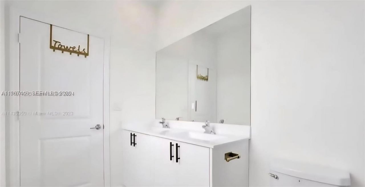 20366 NW 4th Path, Miami Gardens, FL 33169 Photo