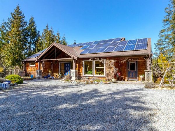 1860 Ashling Rd , Qualicum Beach, BC V9K 2V1