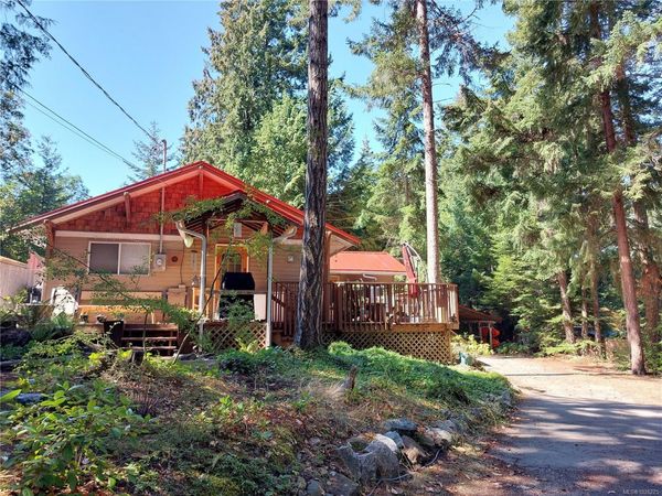 559 Blitz Rd, Mayne Island, BC V0N 2J1