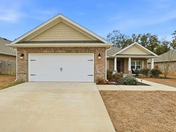 6203 Carson Dr, Milton, FL 32570