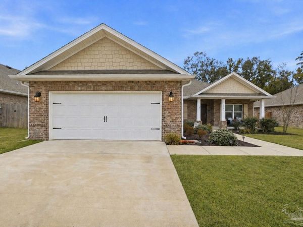 6203 Carson Dr, Milton, FL 32570
