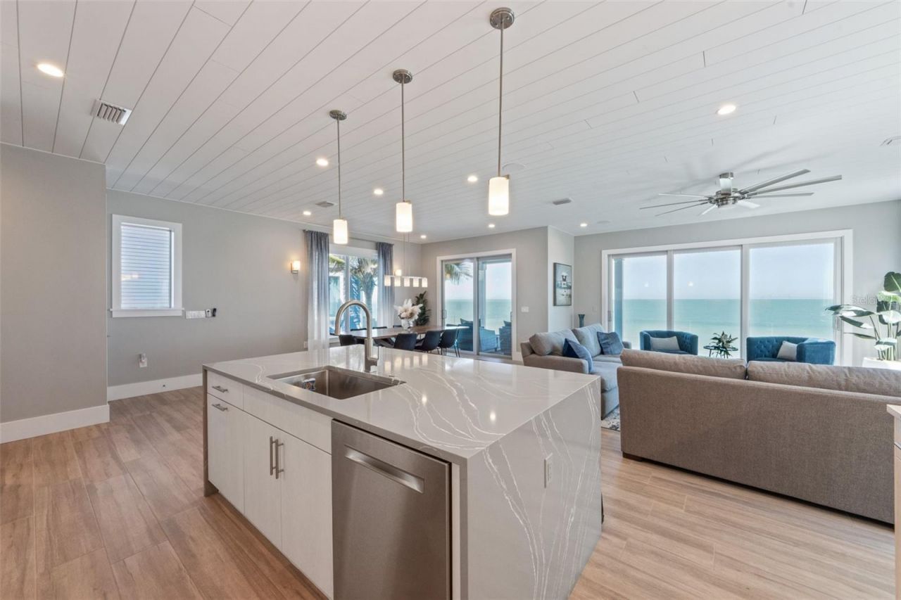 903 N Shore Drive, Unit B, Anna Maria, FL 34216 Photo