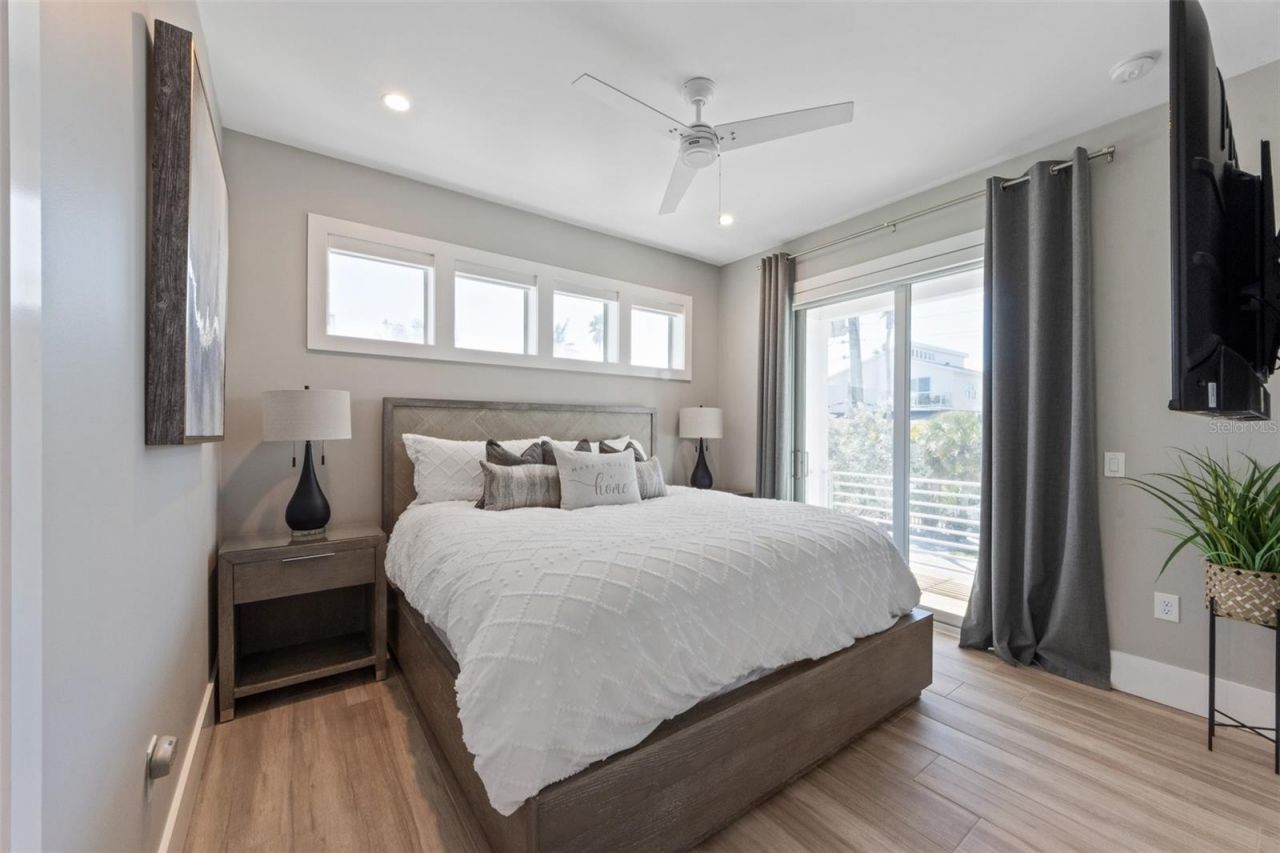 903 N Shore Drive, Unit B, Anna Maria, FL 34216 Photo