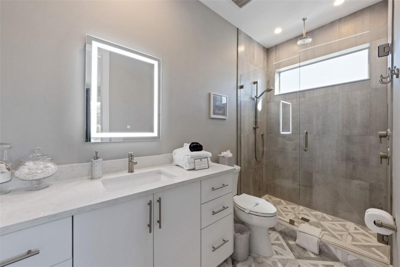 903 N Shore Drive, Unit B, Anna Maria, FL 34216 Photo