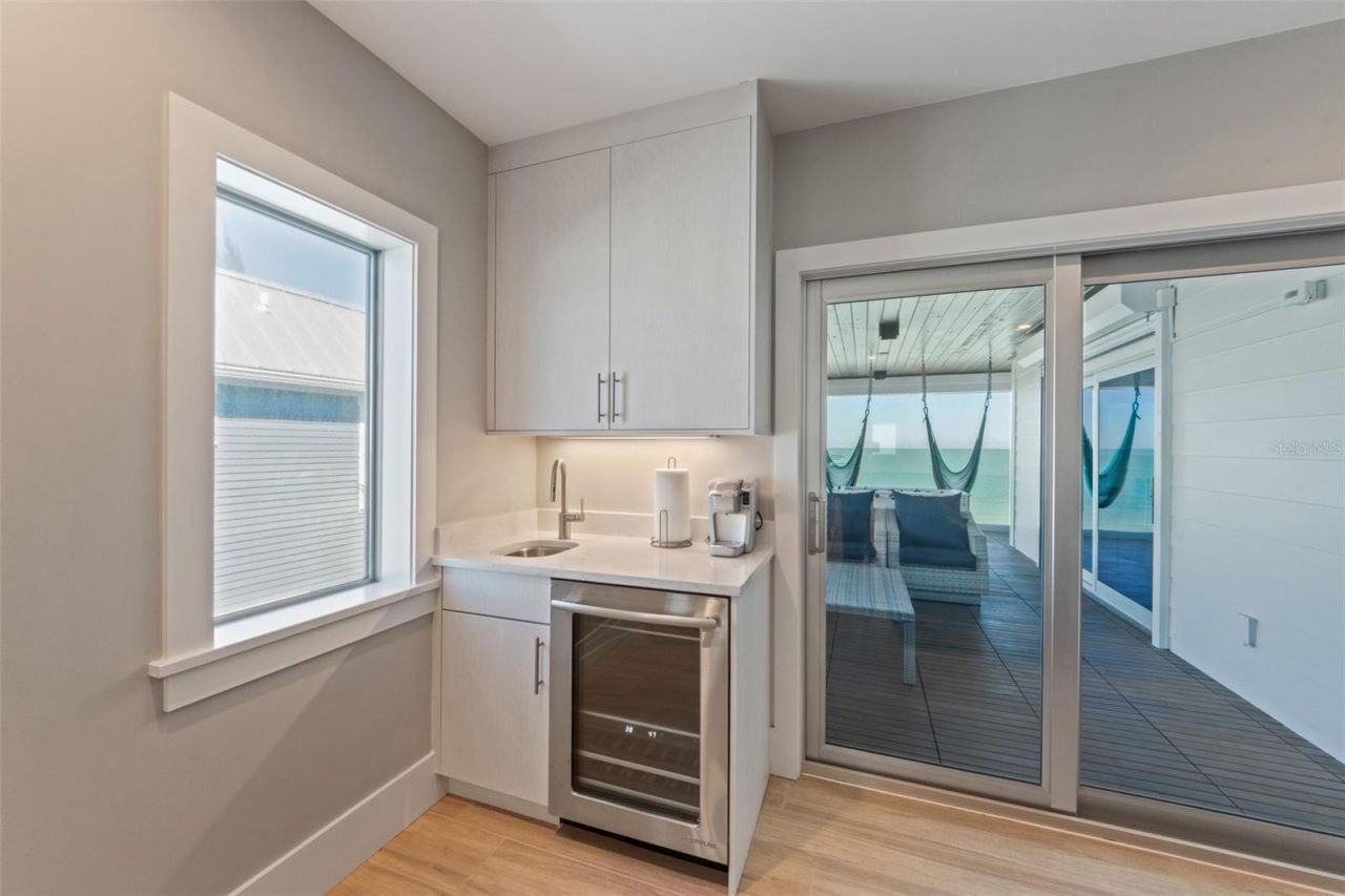 903 N Shore Drive, Unit B, Anna Maria, FL 34216 Photo