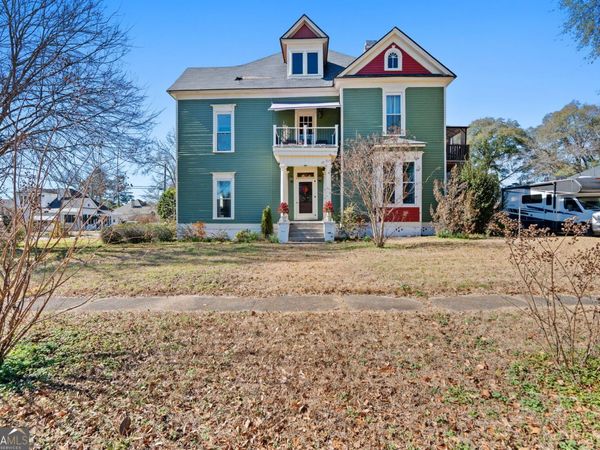 110 E Artesian Avenue, Montezuma, GA 31063