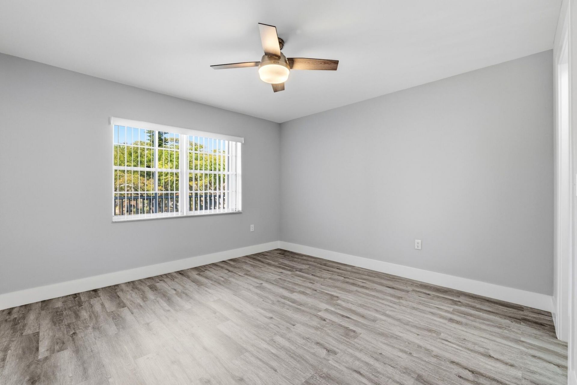 1502 S Lakeside Drive, Unit 204, Lake Worth Beach, FL 33460 Photo