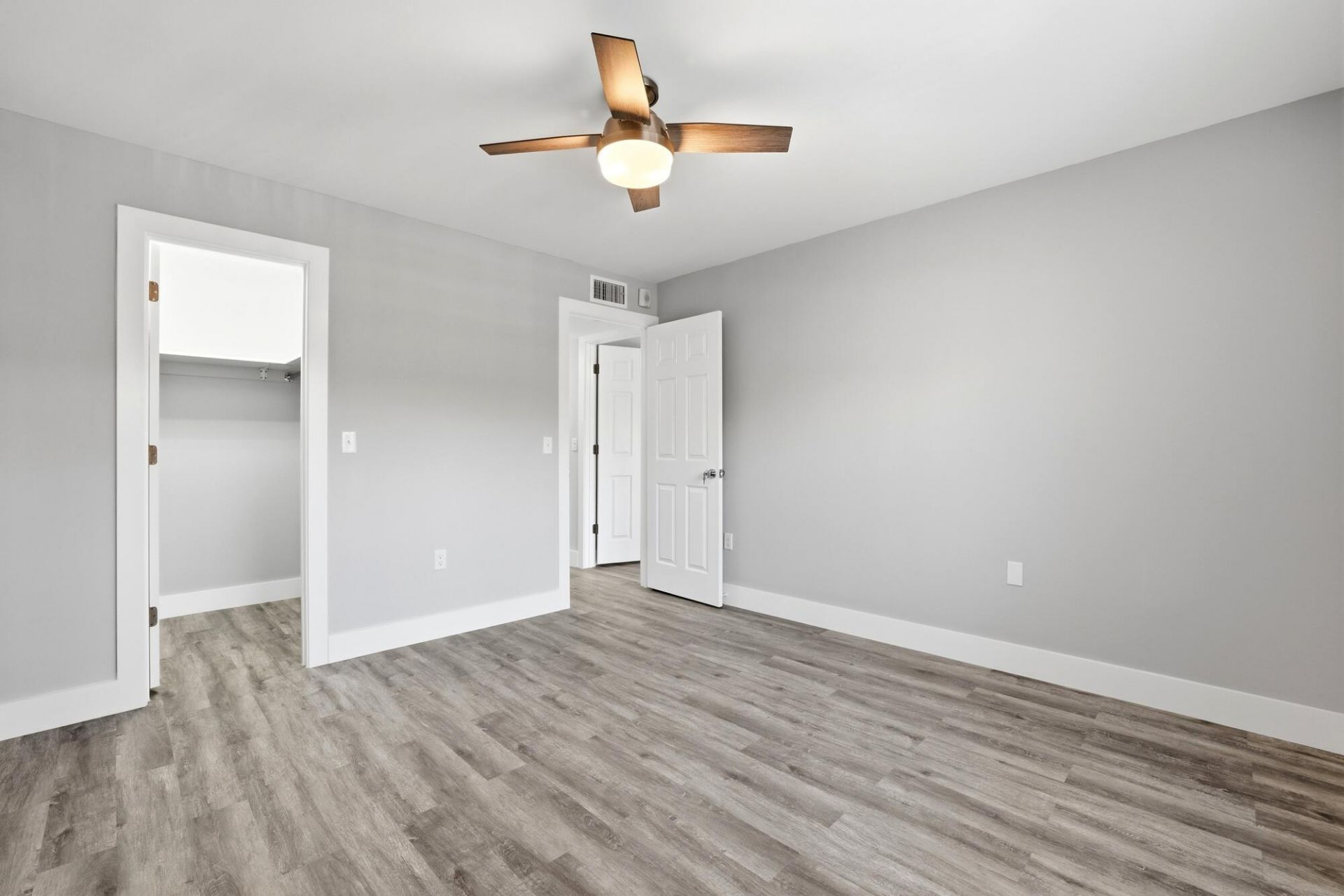 1502 S Lakeside Drive, Unit 204, Lake Worth Beach, FL 33460 Photo