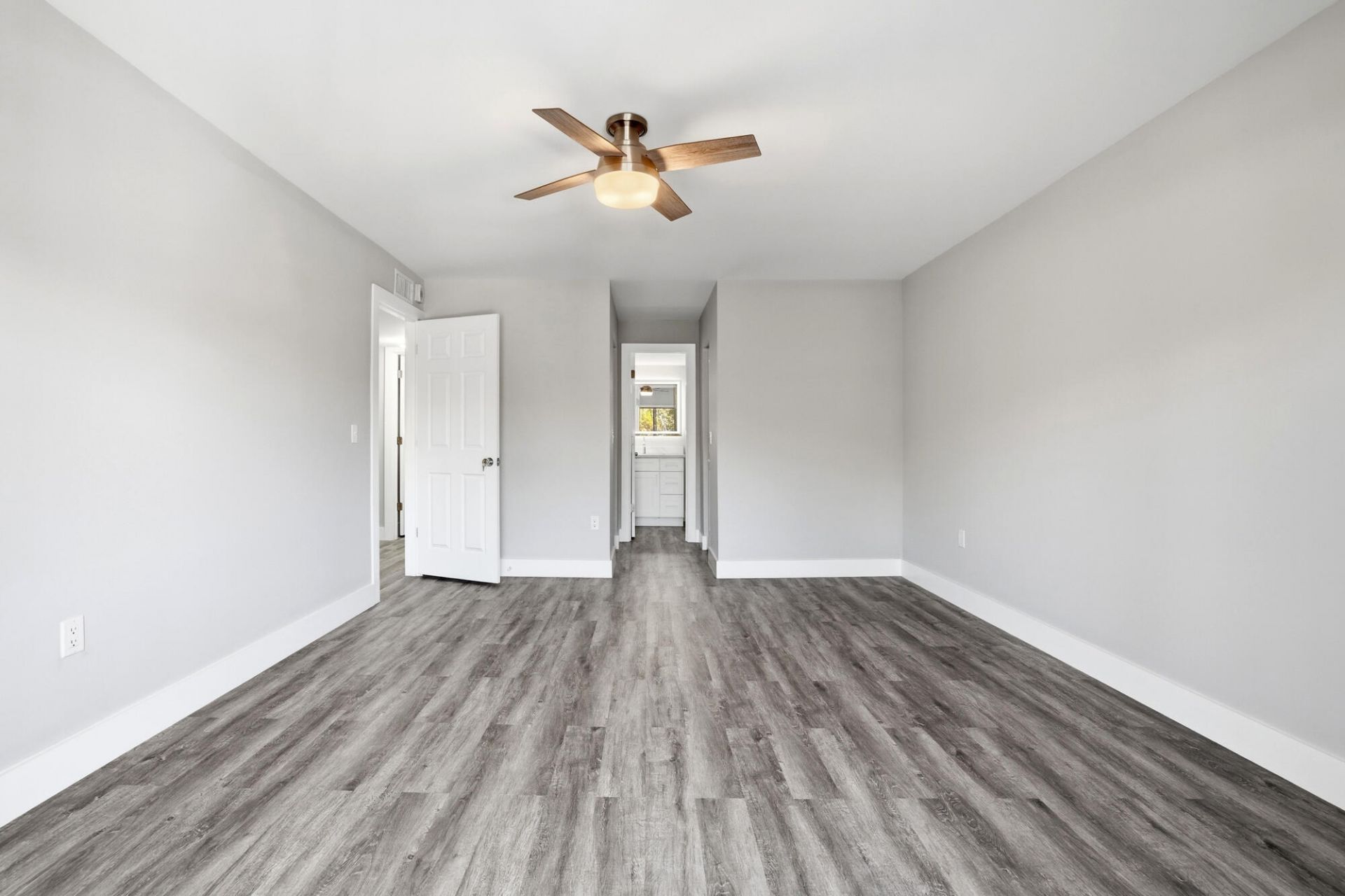 1502 S Lakeside Drive, Unit 204, Lake Worth Beach, FL 33460 Photo