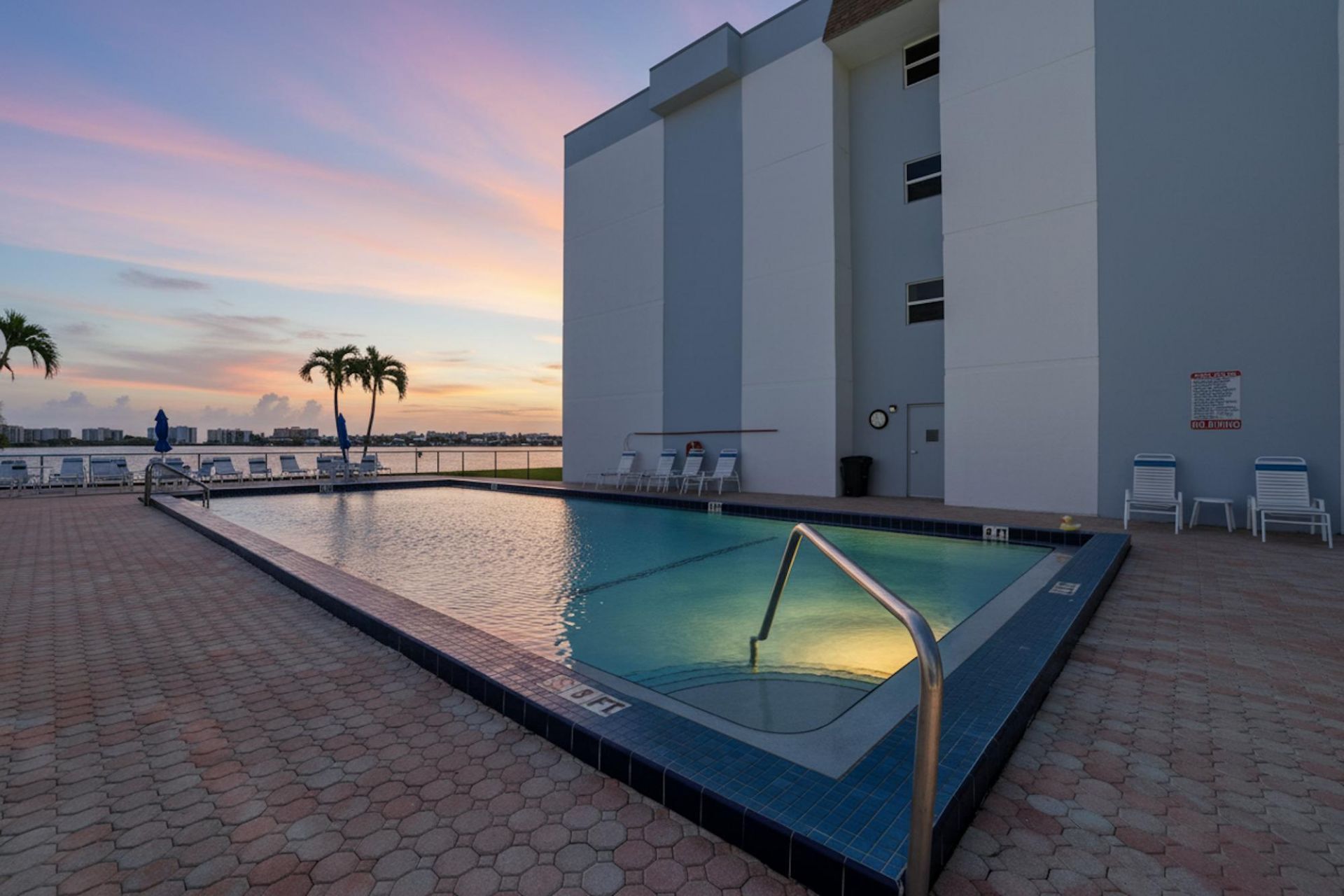 1502 S Lakeside Drive, Unit 204, Lake Worth Beach, FL 33460 Photo