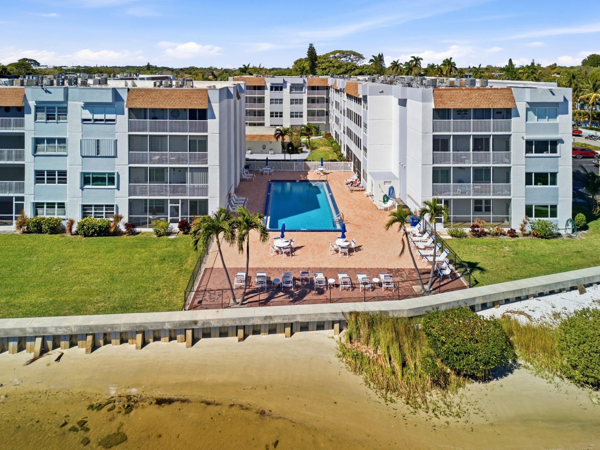 1502 S Lakeside Drive, Unit 204, Lake Worth Beach, FL 33460 Photo