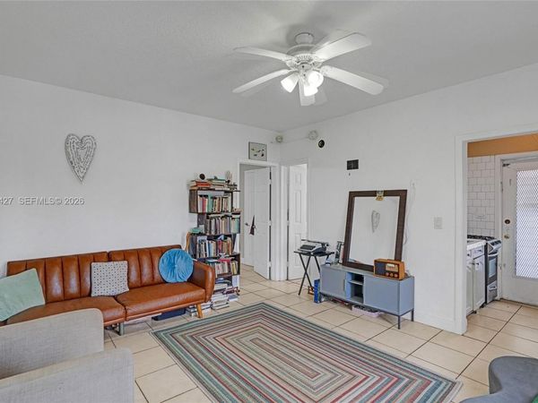 8420 Byron Ave, Unit 7, Miami Beach, FL 33141