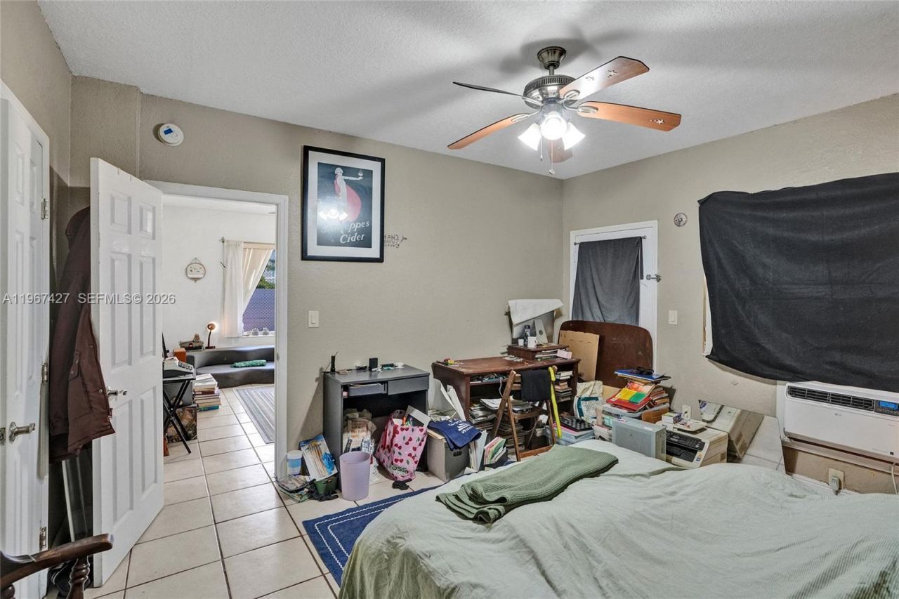 8420 Byron Ave, Unit 7, Miami Beach, FL 33141 Photo