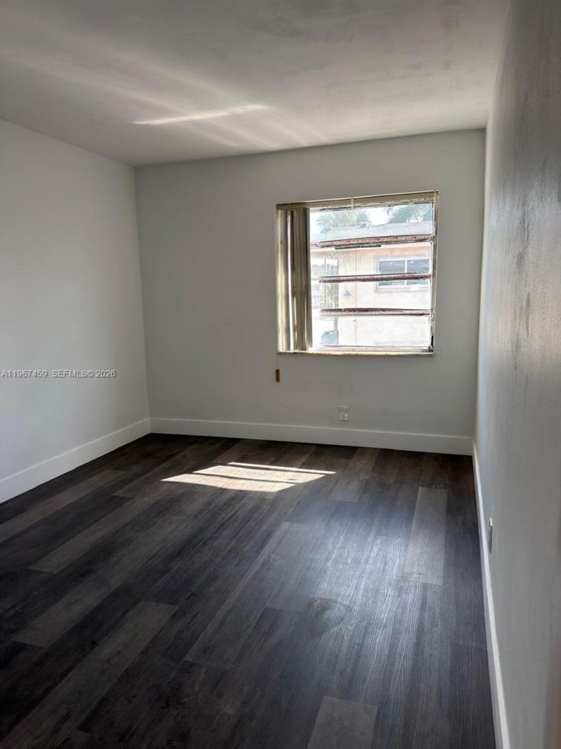 1120 NE 10th St, Unit 5, Hallandale Beach, FL 33009 Photo