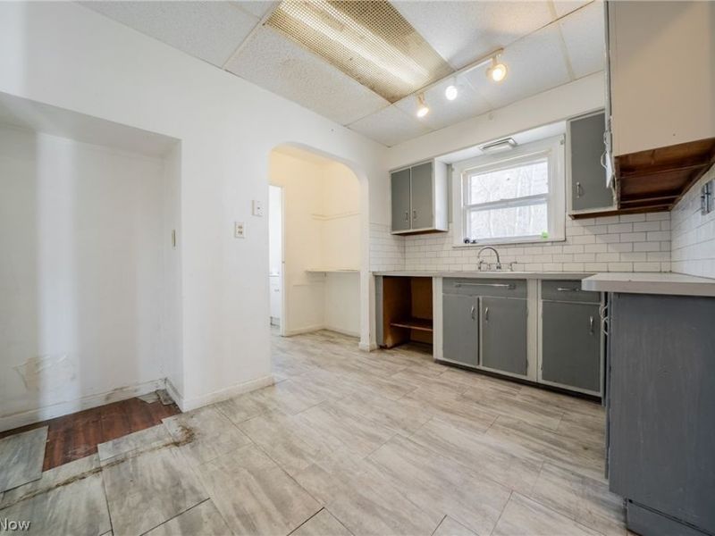 17909 Schenely Avenue, Cleveland, OH 44119 Photo 11