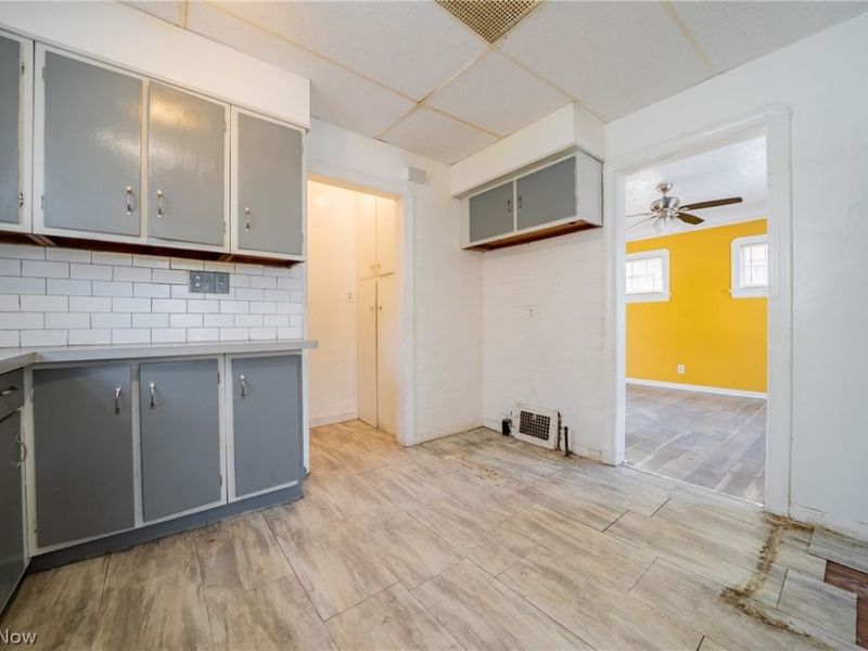 17909 Schenely Avenue, Cleveland, OH 44119 Photo 12